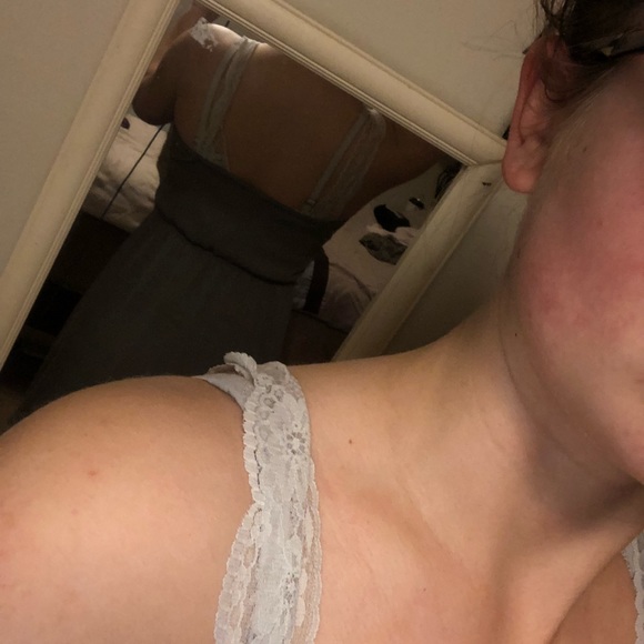 Grey lace - Picture 3 of 3